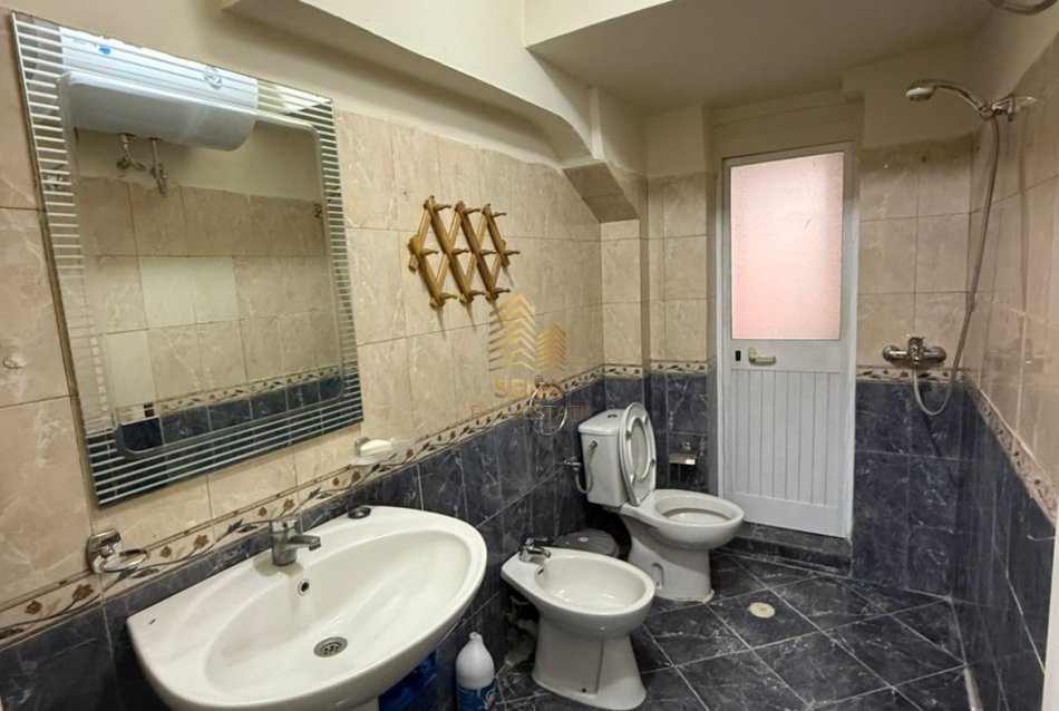 Tirane, jepet me qera apartament 1+1+Ballkon Kati 2, 85 m² 500 € (Rruga Mine Peza)