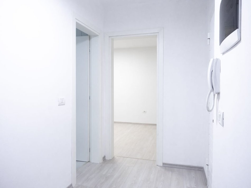 Tirane, jepet me qera apartament 3+1+Ballkon Kati 5, 100 m² 1.000 € (Sheshi Willson)