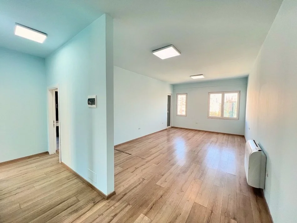 Tirane, shes apartament 2+1+Ballkon Kati 5, 110 m² 260.000 € (Pranë ish parkut)