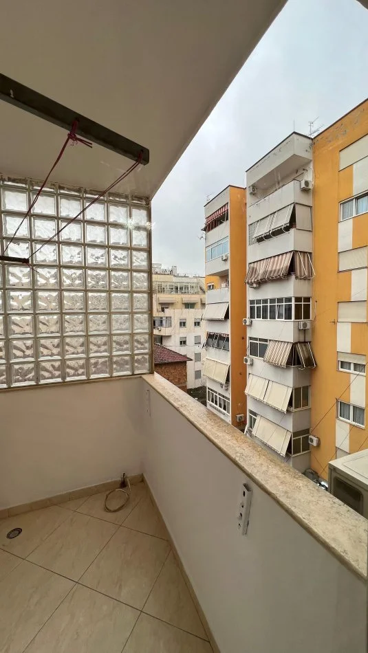 Tirane, jepet me qera apartament 1+1 Kati 4, 55 m² 500 € (Rruga "Siri Kodra")