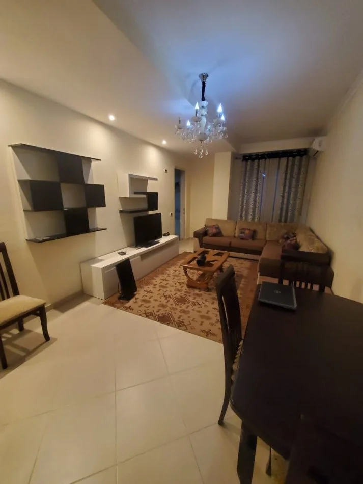 Tirane, jepet me qera apartament 1+1 Kati 5, 72 m² 400 € (astir)