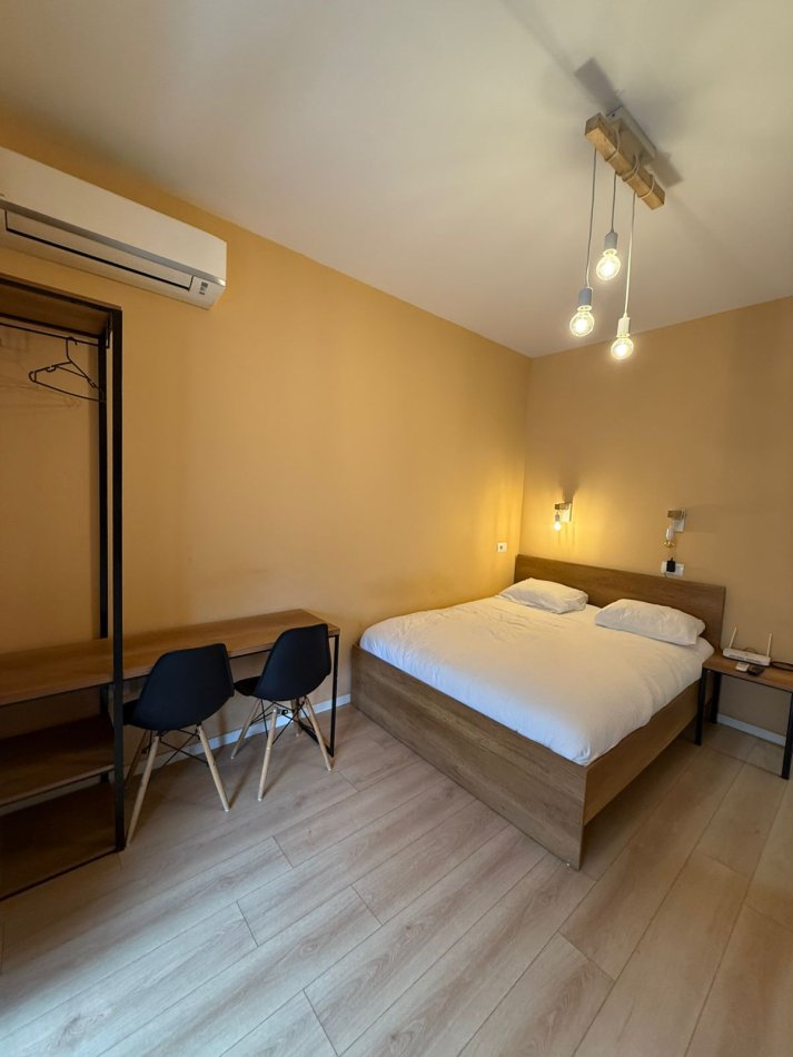 Tirane, jepet me qera garsonier 1+1 Kati 4, 40 m² 500 € (Rruga Myslym Shyri)