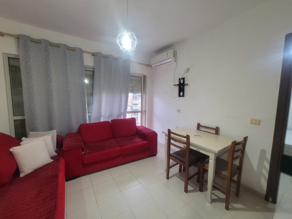 Tirane, jepet me qera 1+1+Aneks+Ballkon Kati 7, 50 m² 430 € (Fusha e Aviacionit)
