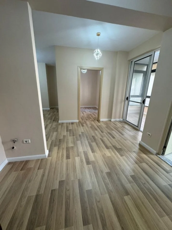 Tirane, Shitet Apartament 2+1+bllk-Astir, prane Viles L-115.000€