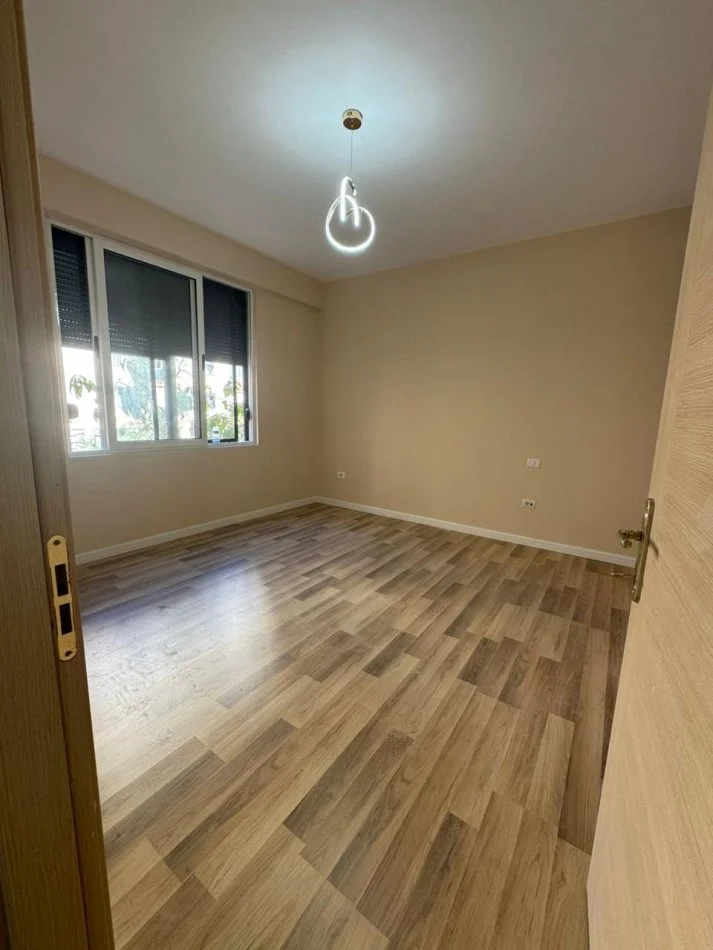 Tirane, Shitet Apartament 2+1+bllk-Astir, prane Viles L-115.000€