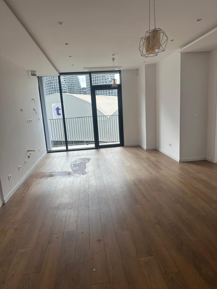 Tirane, jepet me qera zyre Kati 2, 130 m² 1.500 € (Rruga e Kosovareve)