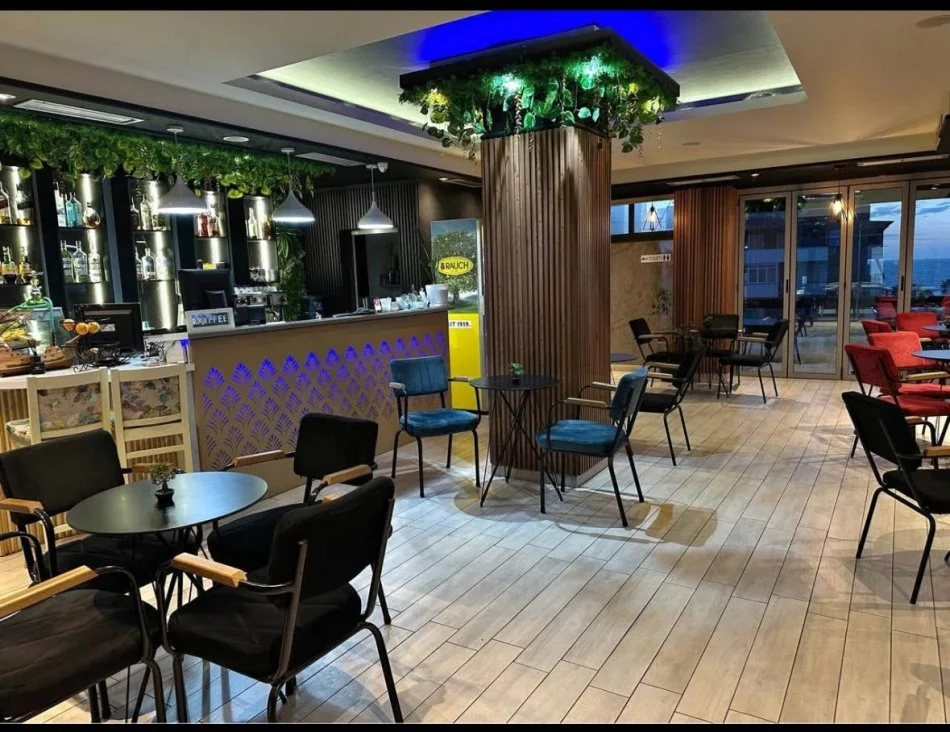 Durres, jepet me qera lokal Kati 0, 85 m² 15.000 € 