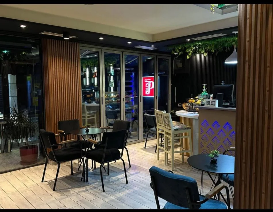 Durres, jepet me qera lokal Kati 0, 85 m² 15.000 € 