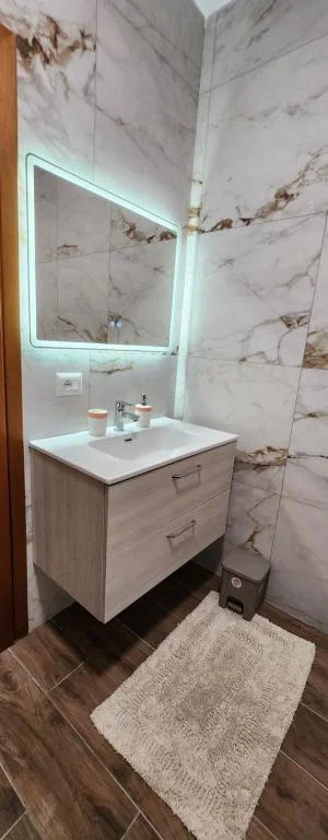 Durres, shitet apartament 2+1+Aneks+Ballkon Kati 5, 98 m² 165.000 € (Vollga)