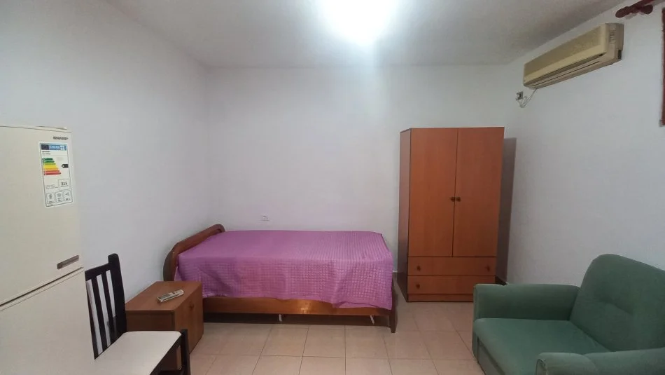 Tirane, jepet me qera garsonier Kati 1, 30 m² 350 € (Rruga e Kavajes)