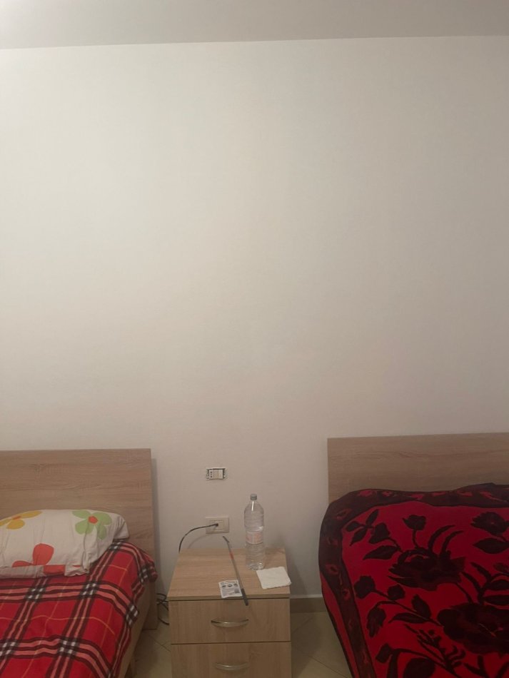 Tirane, jepet me qera apartament 2+1+Aneks+Ballkon Kati 2, 98 m² 500 € (Rruga Bill Klinton)