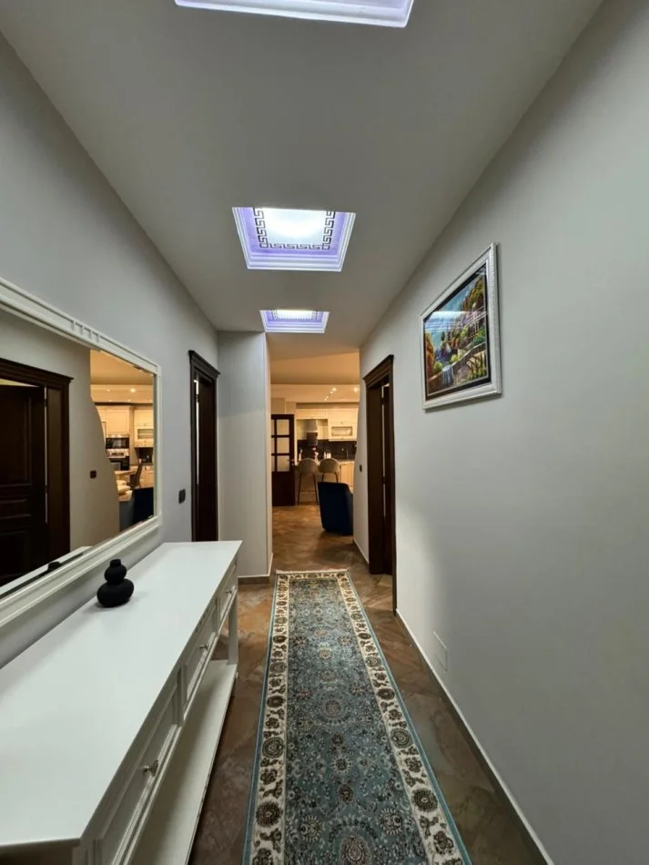 Tirane, jepet me qera apartament 3+1+Aneks+Ballkon Kati 2, 116 m² 1.300 € (Qender)