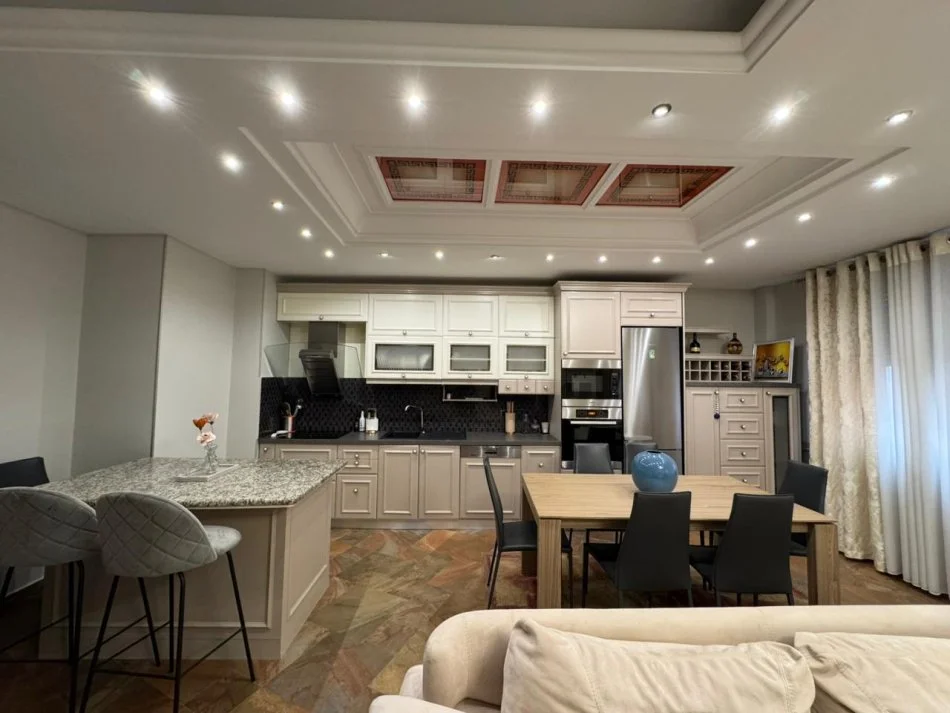 Tirane, jepet me qera apartament 3+1+Aneks+Ballkon Kati 2, 116 m² 1.300 € (Qender)