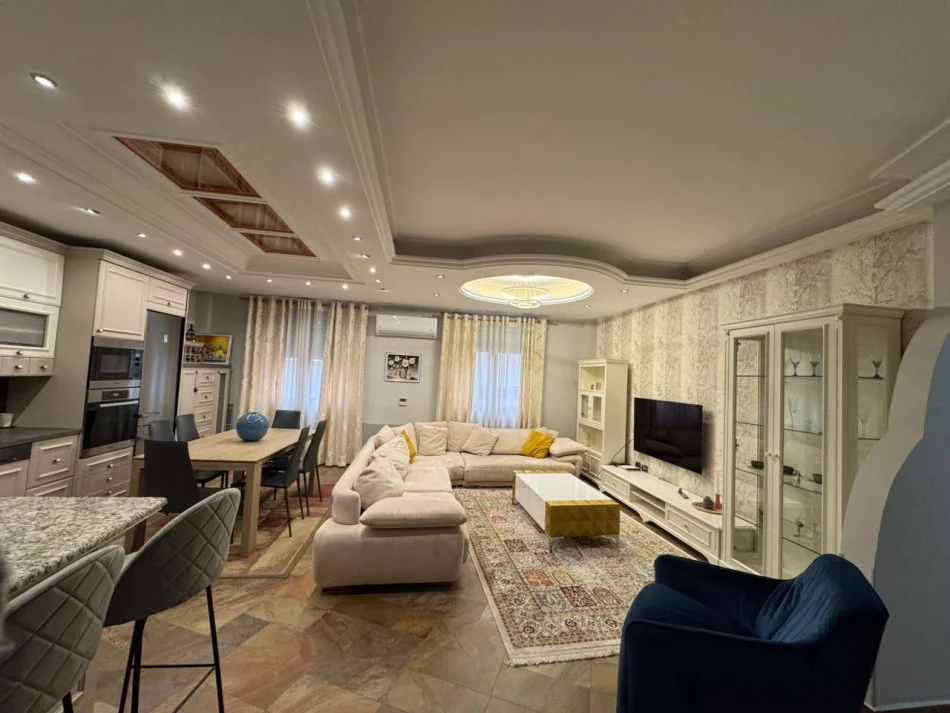 Tirane, jepet me qera apartament 3+1+Aneks+Ballkon Kati 2, 116 m² 1.300 € (Qender)