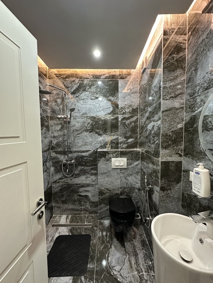 Tirane, shitet apartament 3+1+Aneks+Ballkon Kati 1, 129 m² 350.000 € (Rruga e Elbasanit)