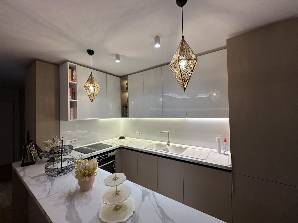 Tirane, shitet apartament 3+1+Aneks+Ballkon Kati 1, 129 m² 350.000 € (Rruga e Elbasanit)