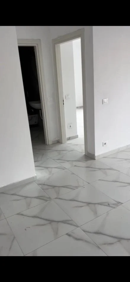 Tirane, jepet me qera ambjent biznesi Kati 5, 113 m² 780 € (Myslym Shyr)