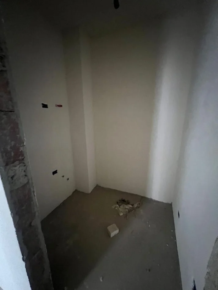 Tirane, shitet apartament 2+1+Ballkon Kati 3, 117 m² 193.000 € (Bulevardi i Ri)