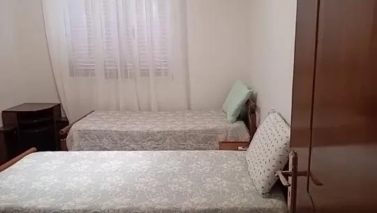 Tirane, jepet me qera apartament 3+1 Kati 5, 100 m² 550 € (Rruga e Elbasanit)