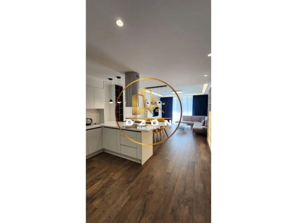 Apartament 3+1+2 për Qira në Rrugën Elbasanit!