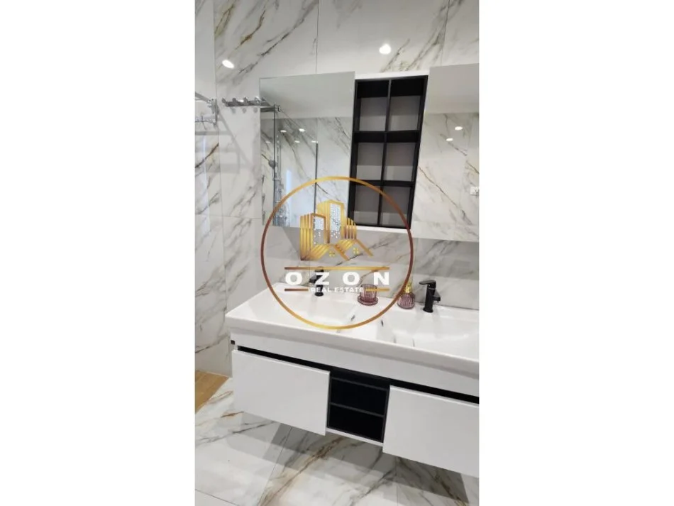 Apartament 3+1+2 për shitje në Rrugën Elbasanit!