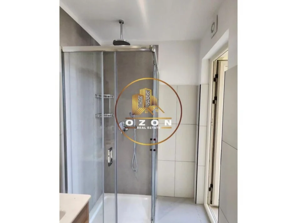 Apartament 3+1+2 për shitje në Rrugën Elbasanit!