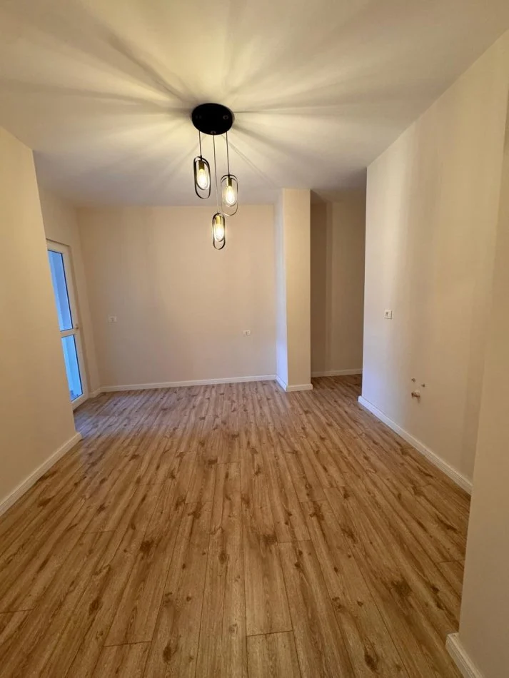 Durres, shitet apartament 1+1+Aneks+Ballkon Kati 7, 70 m² 75.000 € (Plazh)