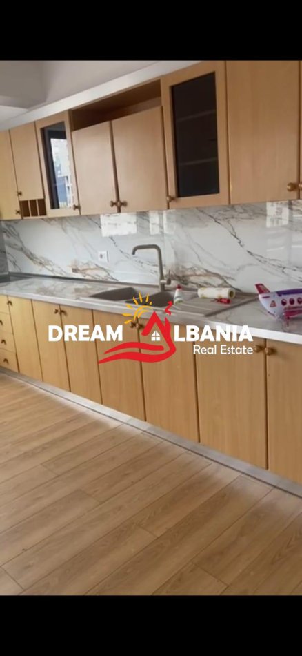 Tirane, jepet me qera apartament 2+1 Kati 6, 118 m² 900 € (bllok)