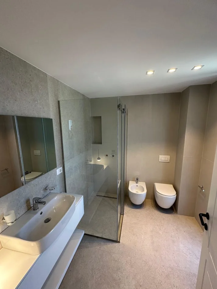 Tirane, jepet me qera Vile 3+1 Kati 0, 3.000 € (TEG)