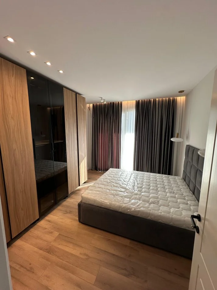 Tirane, jepet me qera Vile 3+1 Kati 0, 3.000 € (TEG)