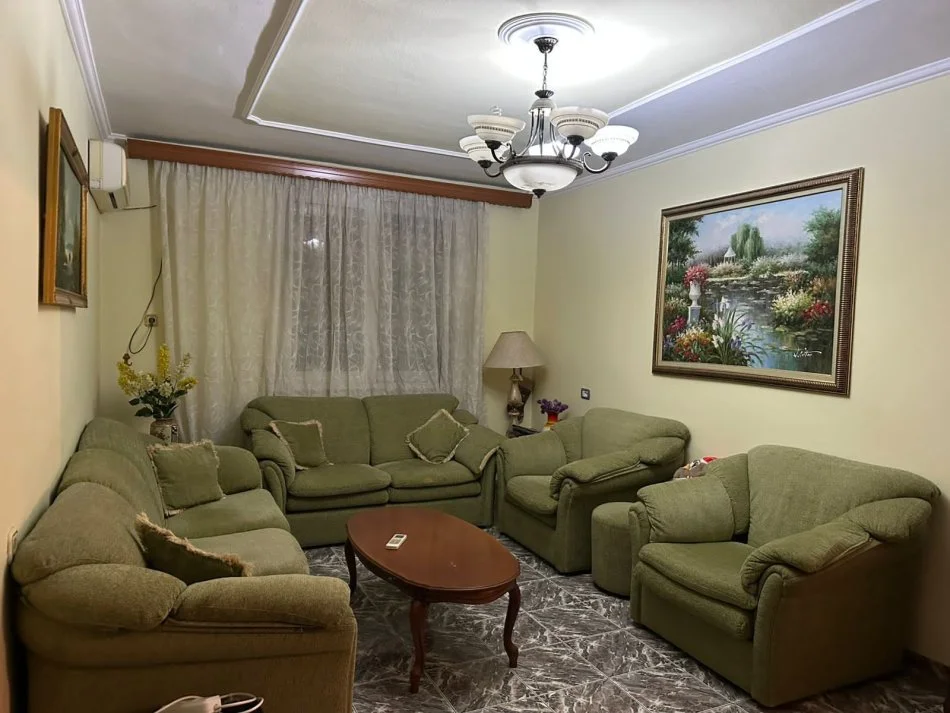 Tirane, jepet me qera apartament 2+1 ,  50.000L
