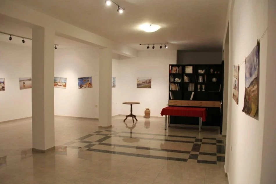 Tirane, jepet me qera zyre Kati 3, 120 m² 500 € (QENDER)