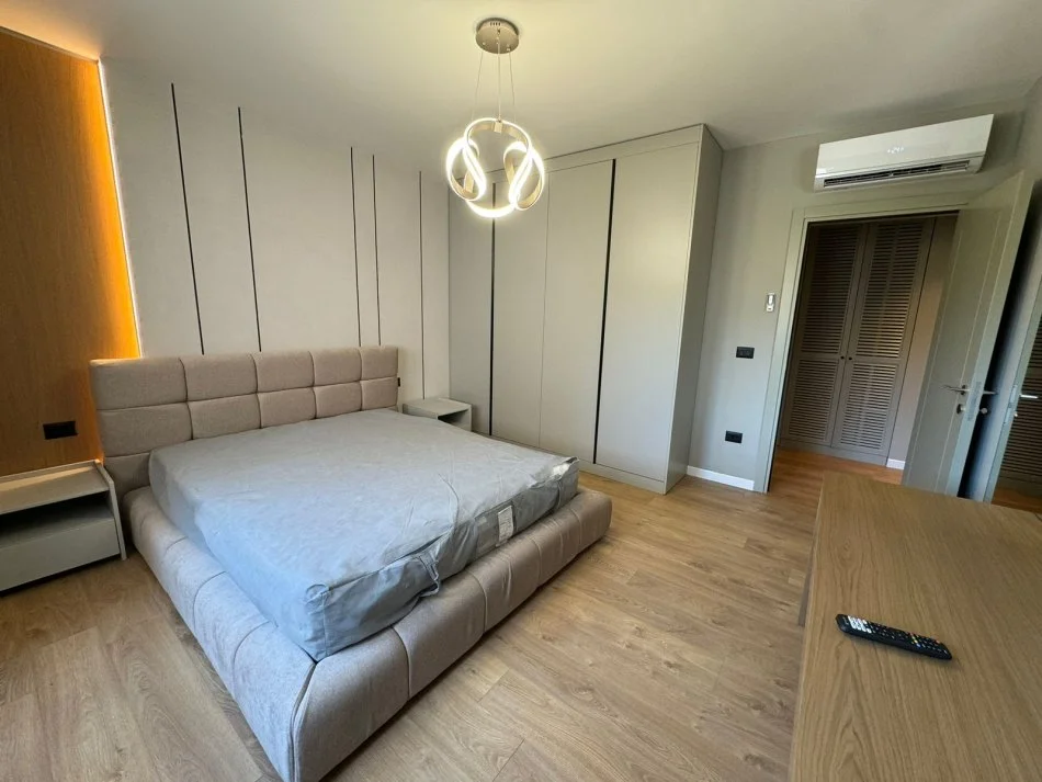 Durres, shitet apartament 1+1+Aneks+Ballkon Kati 1, 90 m² 165.000 € (Rruga Pavaresia)