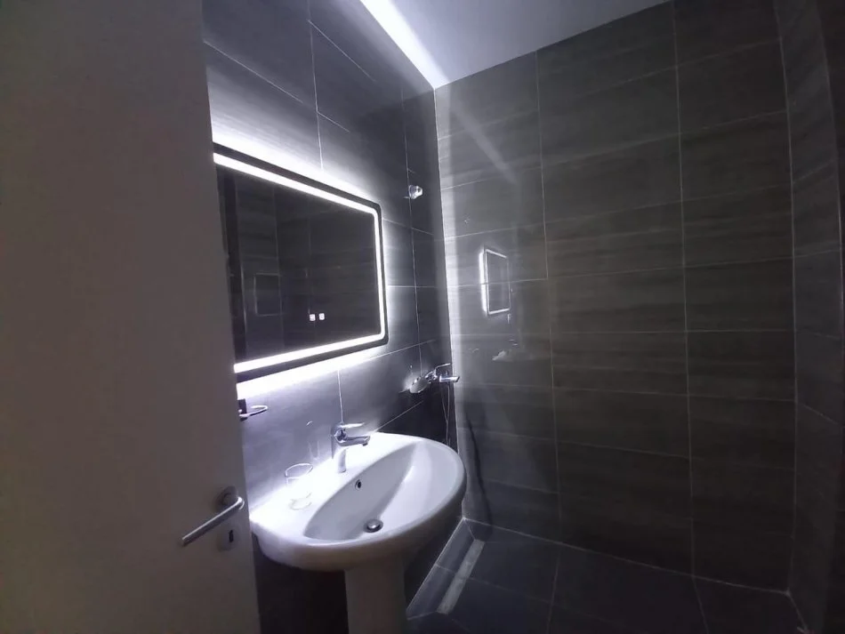 Tirane, jepet me qera apartament 1+1 Kati 1, 60 m² 480 € (Kodra e Diellit)