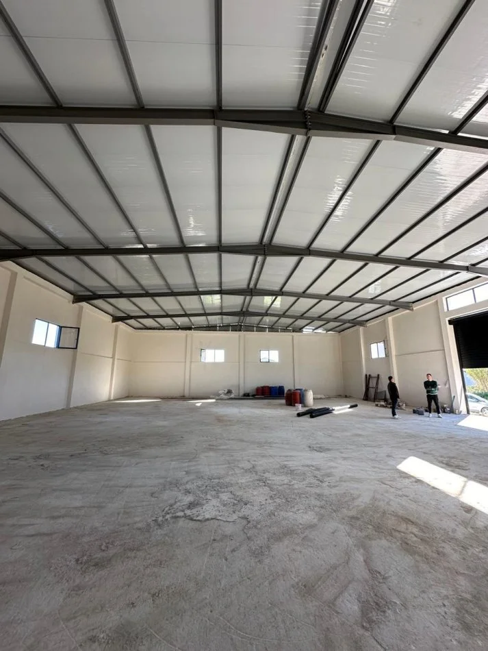 Tirane, jepet me qera magazine Kati 0, 500 m² 2.000 € (Prush)