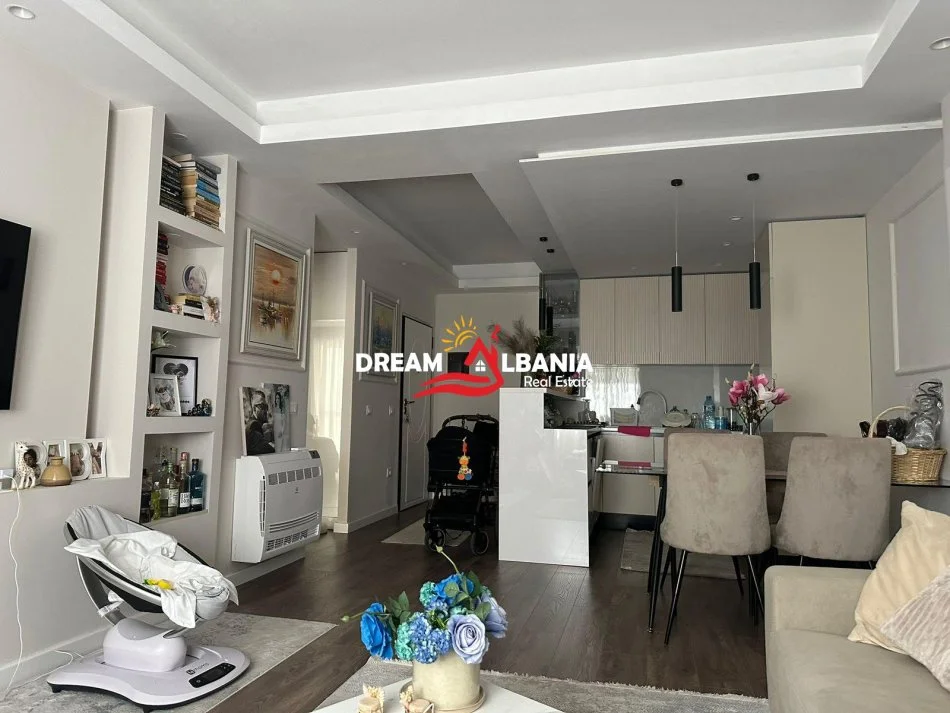 Tirane, shitet apartament 2+1+Ballkon Kati 2, 90 m² 179,000 € (Prane Rezidences Kodra Diellit 1)