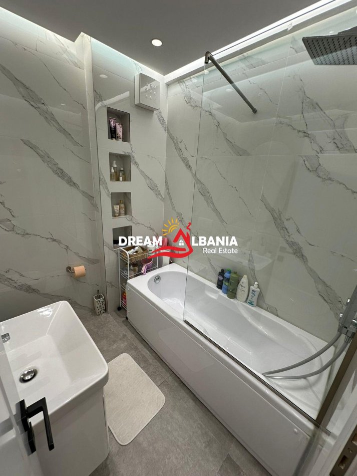 Tirane, shitet apartament 2+1+Ballkon Kati 2, 90 m² 190.000 € (Prane Rezidences Kodra Diellit 1)