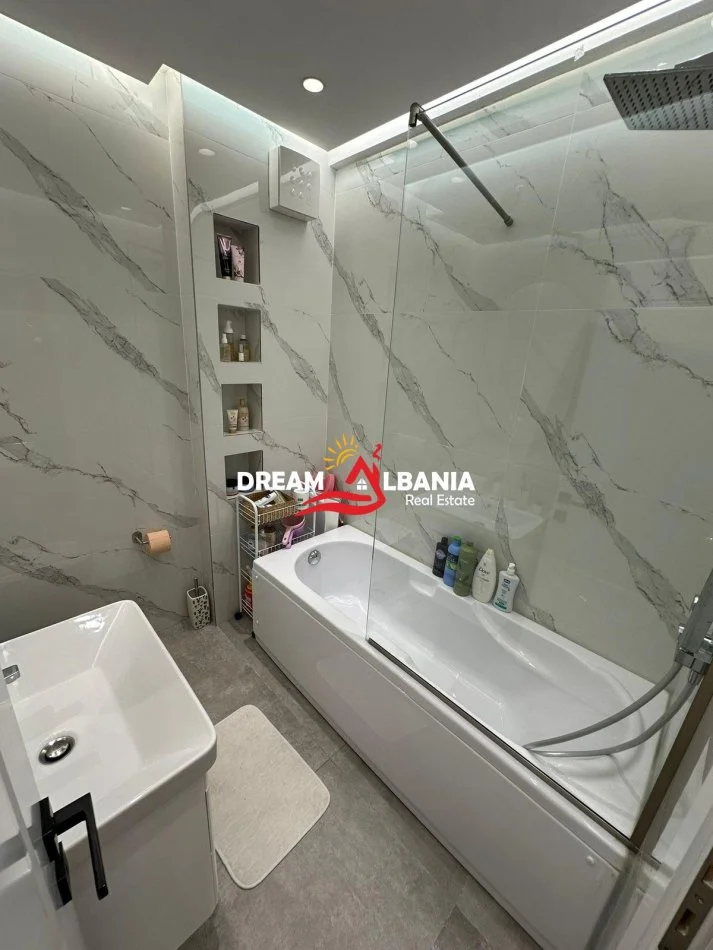 Tirane, shitet apartament 2+1+Ballkon Kati 2, 90 m² 179,000 € (Prane Rezidences Kodra Diellit 1)