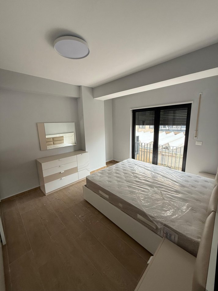 Tirane, jepet me qera apartament 1+1+Aneks+Ballkon Kati 2, 70 m² 550 € (Kodra e Diellit 2)