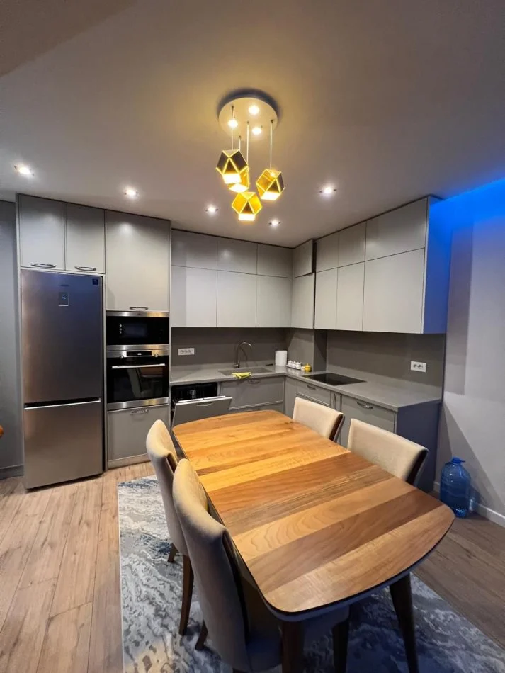 Tirane, jepet me qera apartament 2+1 Kati 3, 110 m² 600 € (5 maji)