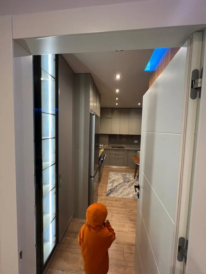 Tirane, jepet me qera apartament 2+1 Kati 3, 110 m² 600 € (5 maji)