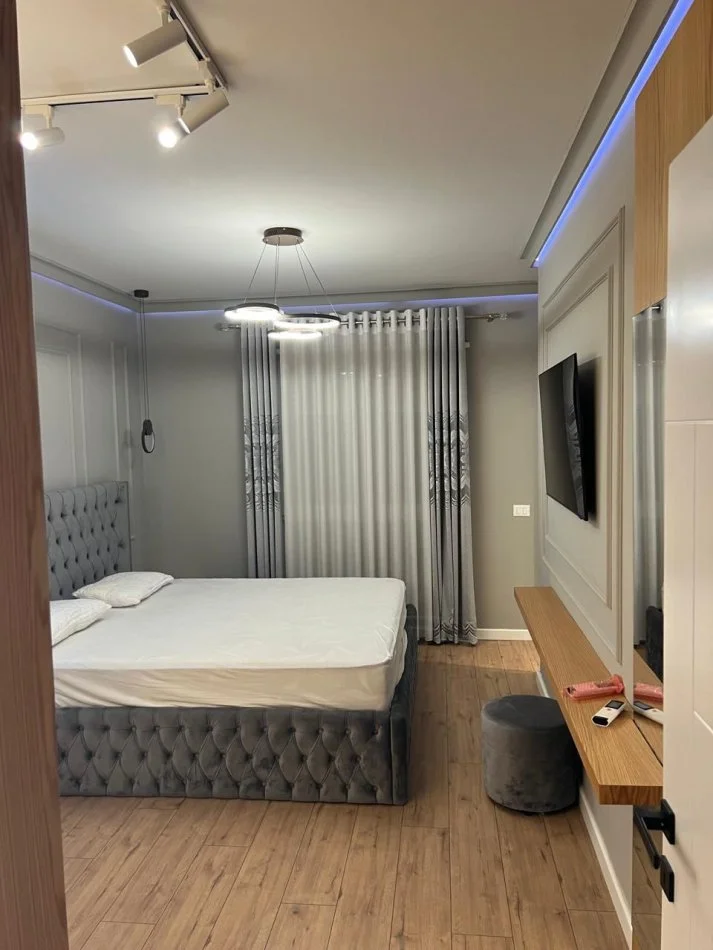 Tirane, jepet me qera apartament 2+1 Kati 3, 110 m² 600 € (5 maji)