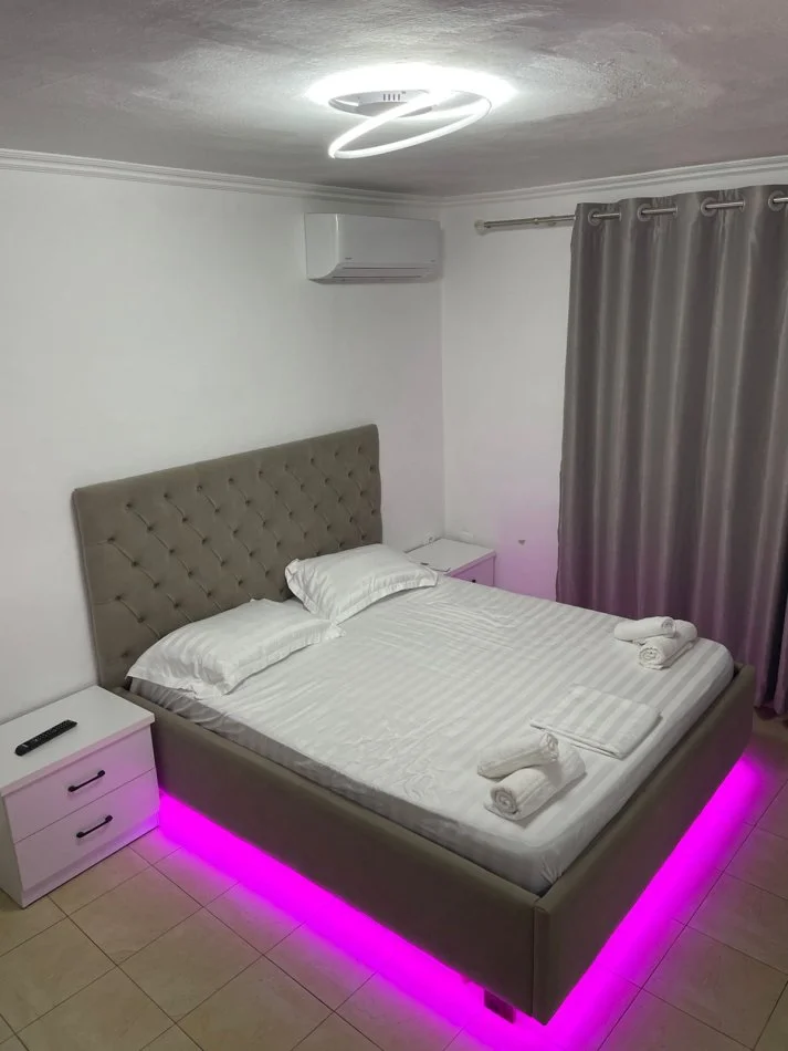 Tirane, jepet me qera vetem 1 dhome 1+1 Kati 0, 30 m² 25 € (Rruga Manastirliu)