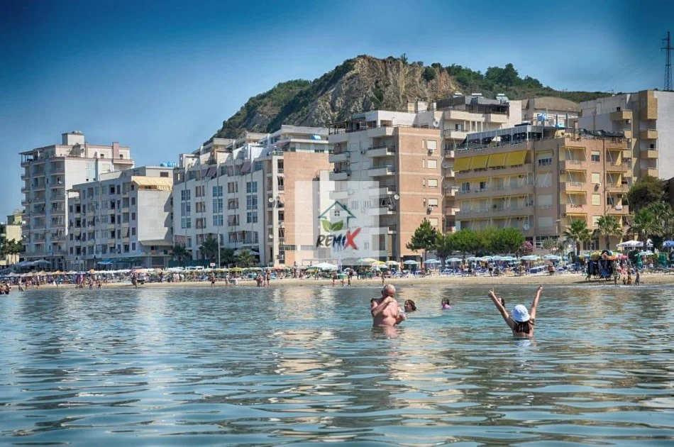 Shkembi Kavajes, shitet toke , 3.400 m² 272.000 € 