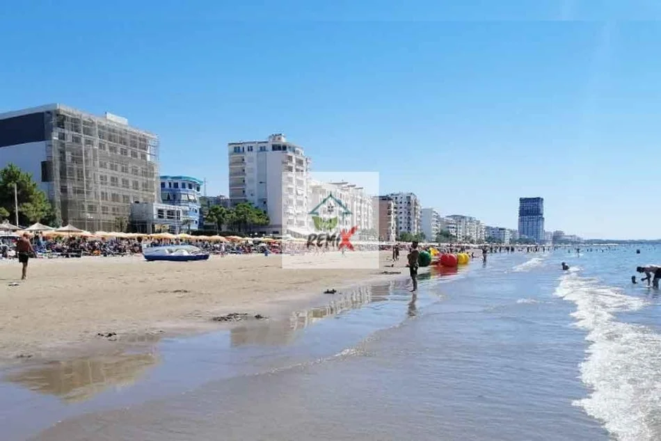 Shkembi Kavajes, shitet toke , 3.400 m² 272.000 € 