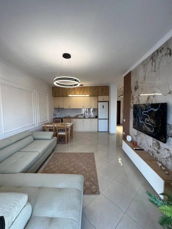 Tirane, shes apartament 2+1+Ballkon Kati 7, 98 m² 138.000 € (rruga Sokrat Miho Astir)