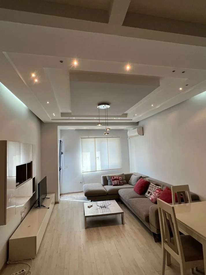 Tirane, jap me qera apartament 2+1+Ballkon Kati 7, 110 m² 500 € 