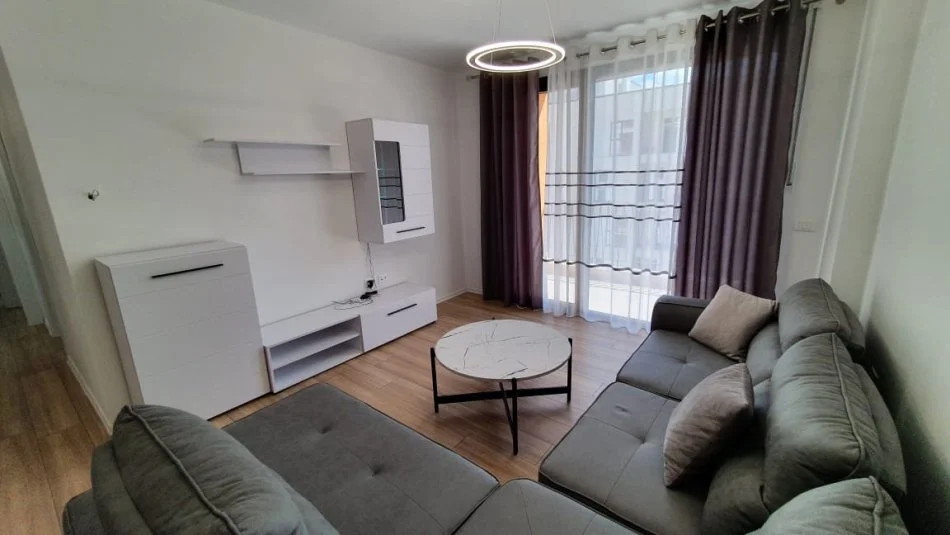 Tirane, jepet me qera apartament 2+1+Ballkon Kati 7, 90 m² 650 € (rruga kongresi i manastirit.)