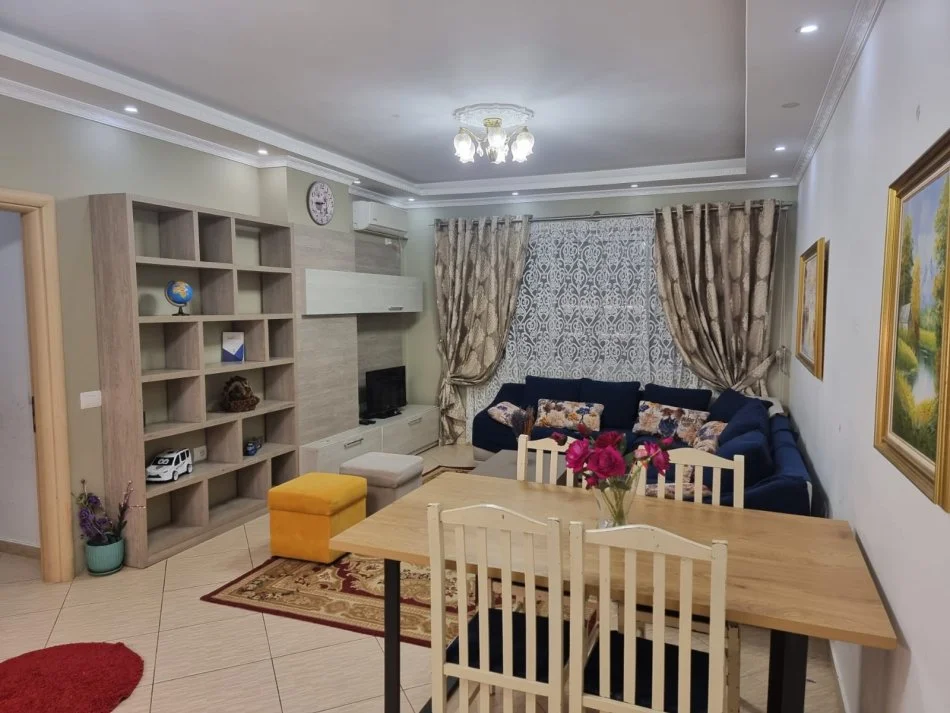 Tirane, jepet me qera apartament 2+1 Kati 7, 106 m² 550 € 