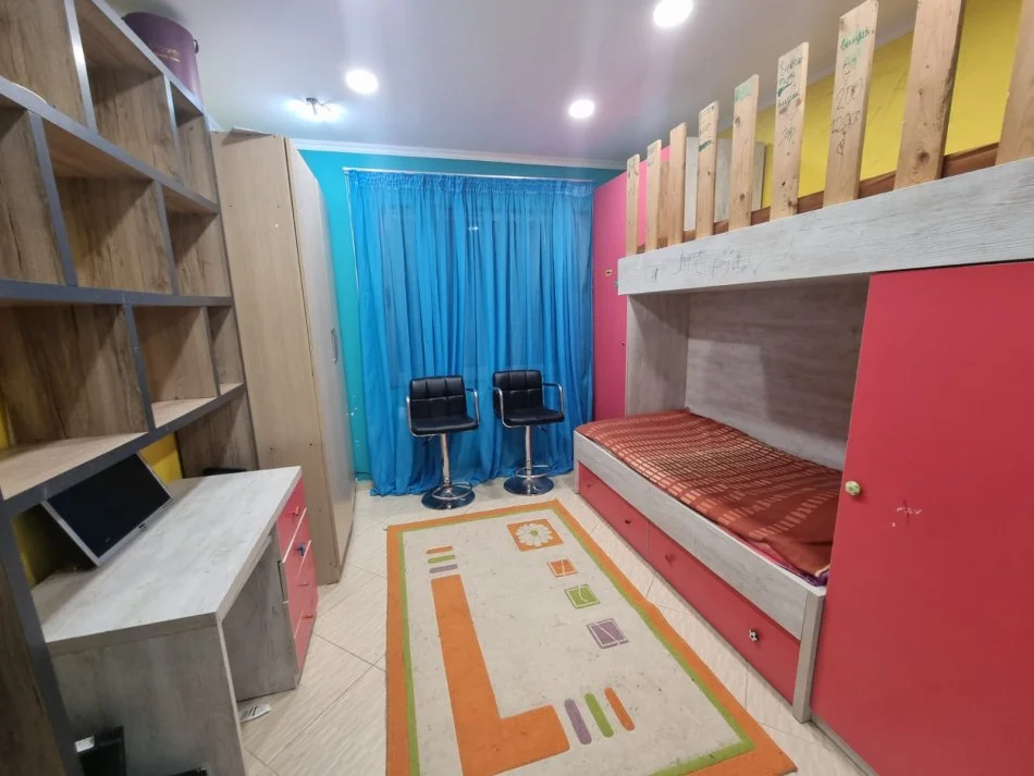 Tirane, jepet me qera apartament 2+1 Kati 7, 106 m² 550 € 